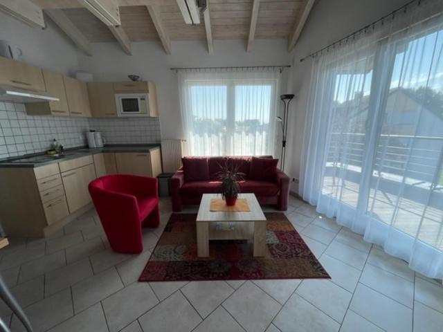 Haus Lorenz, Ferienwohnungen Имменштад-ам-Бодензее Экстерьер фото